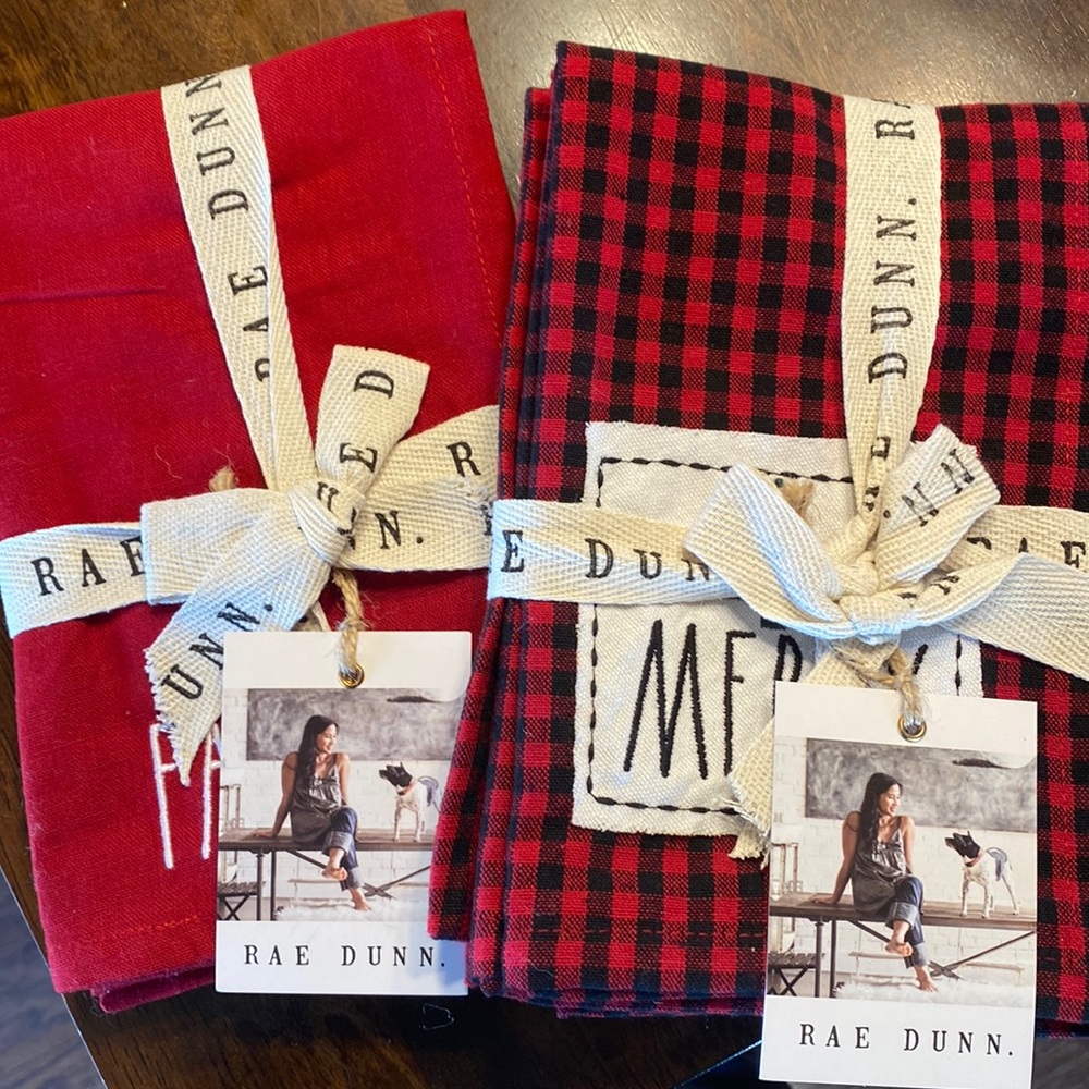 NWT Rae Dunn Christmas Napkins 2 Sets
